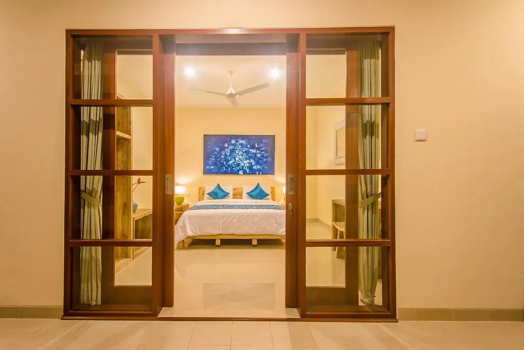 Villa Tepi Sungai Legian