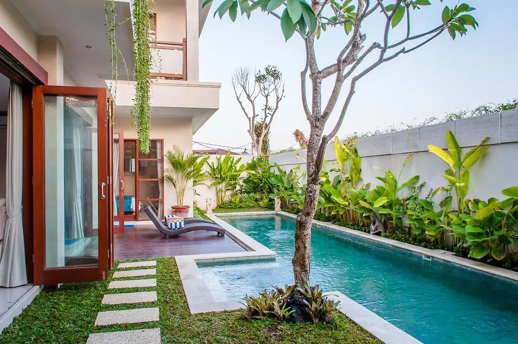 Villa Tepi Sungai Legian  Indonesia
