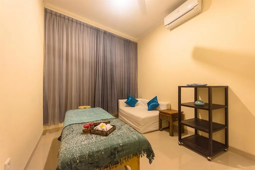 Villa Tepi Sungai Legian
